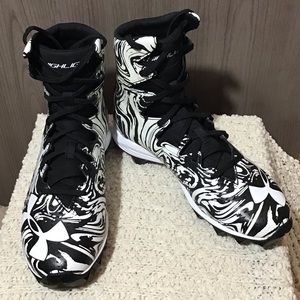 Size 6 Kids Football Cleats Under Armour Brand New